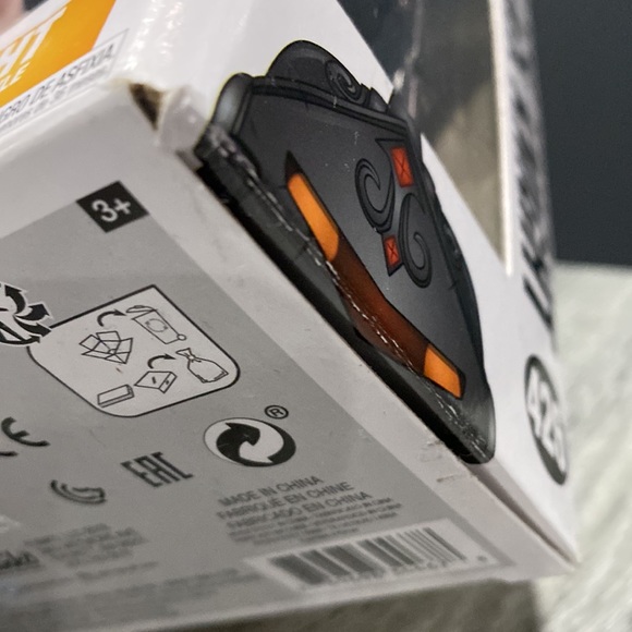 Funko Pop! Games | Fortnite #426: Black Knight - Collectable Vinyl Figure - Picture 8 of 14